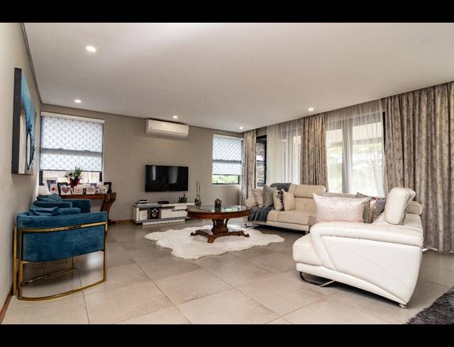 4 BEDROOM HOUSE FOR SALE IN SALT ROCK